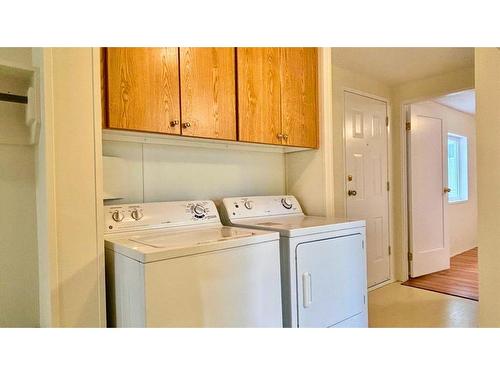 54-72127 Rge Rd 11, Debolt, AB - Indoor Photo Showing Laundry Room