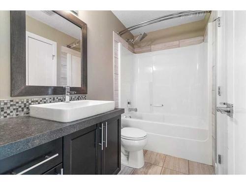 8625 62 Avenue, Grande Prairie, AB - Indoor Photo Showing Bathroom