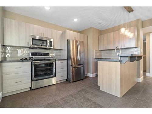 8625 62 Avenue, Grande Prairie, AB - Indoor Photo Showing Kitchen