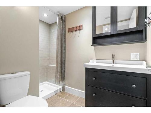 8625 62 Avenue, Grande Prairie, AB - Indoor Photo Showing Bathroom