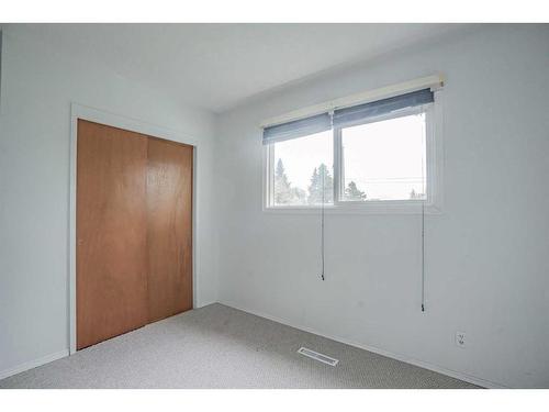 4805 48 Avenue, Grimshaw, AB - Indoor Photo Showing Other Room