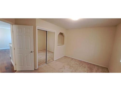 198 Pinnacle Way, Grande Prairie, AB - Indoor Photo Showing Other Room