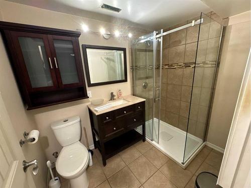 7719 95 Street, Grande Prairie, AB - Indoor Photo Showing Bathroom