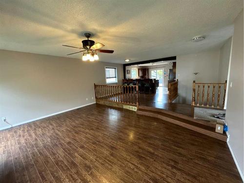 7719 95 Street, Grande Prairie, AB - Indoor Photo Showing Other Room