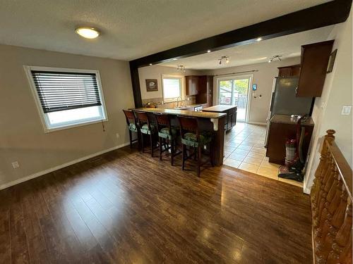 7719 95 Street, Grande Prairie, AB - Indoor Photo Showing Dining Room