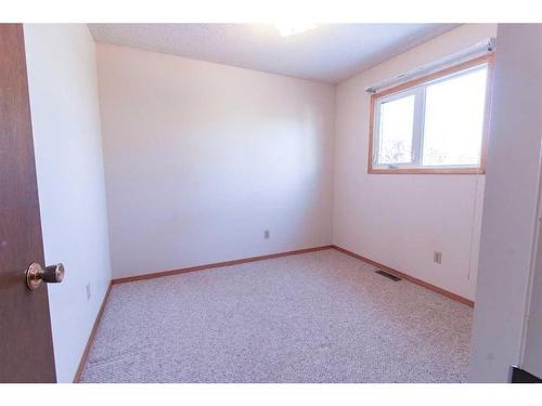 6910 99A Street, Grande Prairie, AB - Indoor Photo Showing Other Room