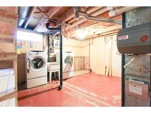 6910 99A Street, Grande Prairie, AB - Indoor Photo Showing Laundry Room