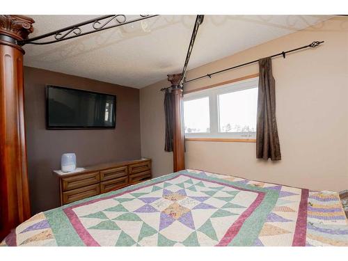 10140 112 Avenue, Grande Prairie, AB - Indoor Photo Showing Bedroom