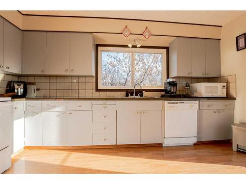 10140 112 Avenue, Grande Prairie, AB - Indoor Photo Showing Kitchen