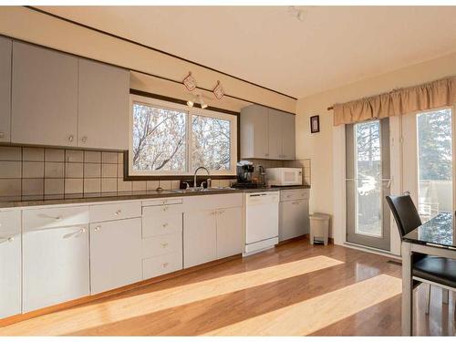 10140 112 Avenue, Grande Prairie, AB - Indoor Photo Showing Kitchen