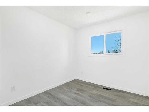 9702 77 Avenue, Grande Prairie, AB - Indoor Photo Showing Other Room