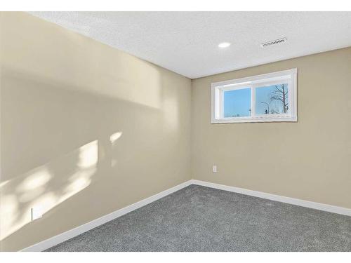 9702 77 Avenue, Grande Prairie, AB - Indoor Photo Showing Other Room