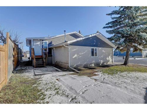 9702 77 Avenue, Grande Prairie, AB - Outdoor