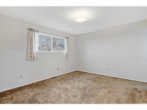 9514 77 Avenue, Grande Prairie, AB - Indoor Photo Showing Other Room