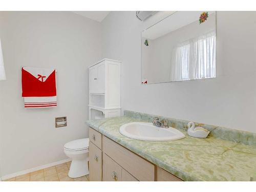 9514 77 Avenue, Grande Prairie, AB - Indoor Photo Showing Bathroom