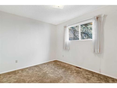 9514 77 Avenue, Grande Prairie, AB - Indoor Photo Showing Other Room