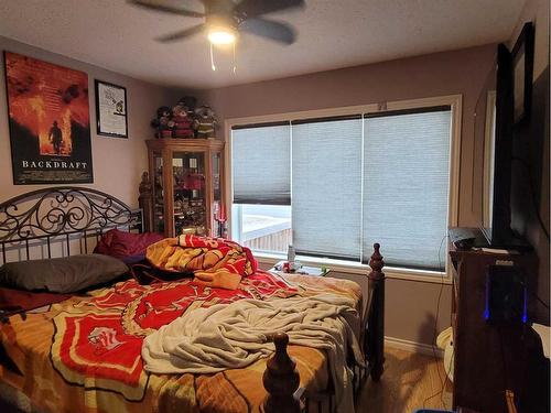 5103 50 Avenue, Grimshaw, AB - Indoor Photo Showing Bedroom