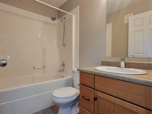 9441 90A Street, Grande Prairie, AB - Indoor Photo Showing Bathroom