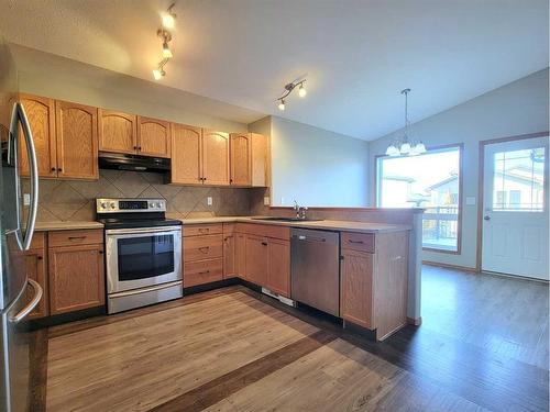 9441 90A Street, Grande Prairie, AB - Indoor Photo Showing Kitchen With Stainless Steel Kitchen