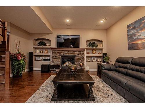 8017 Tamarack Close, Rural Grande Prairie No. 1, County Of, AB - Indoor Photo Showing Living Room With Fireplace