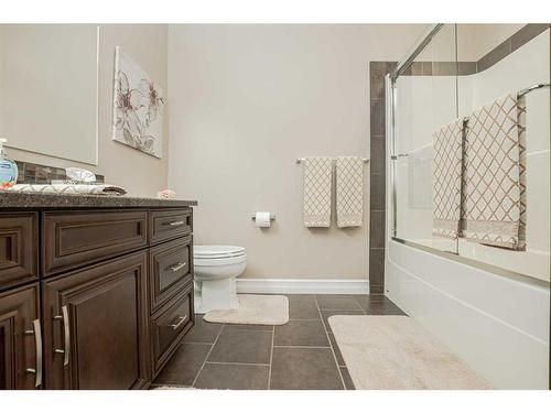 8017 Tamarack Close, Rural Grande Prairie No. 1, County Of, AB - Indoor Photo Showing Bathroom