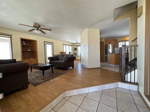 731072 Rge Rd 124, Rural Grande Prairie No. 1, County Of, AB - Indoor Photo Showing Living Room