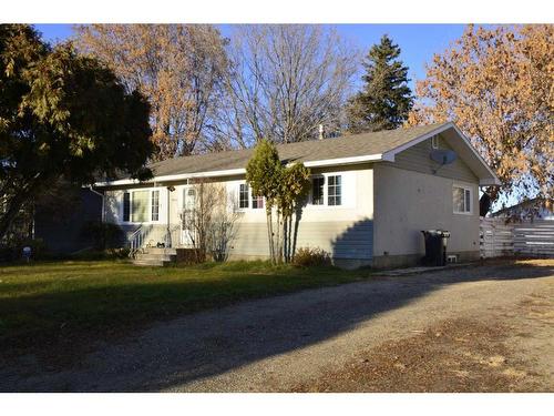 9606 80 Avenue, Peace River, AB - Outdoor