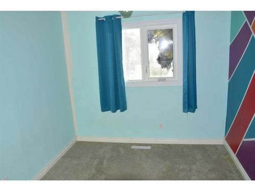 9606 80 Avenue, Peace River, AB - Indoor Photo Showing Other Room