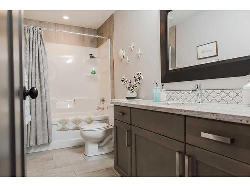 10506 152 B Avenue, Rural Grande Prairie No. 1, County Of, AB - Indoor Photo Showing Bathroom