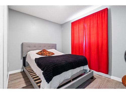 9333 73 Avenue, Grande Prairie, AB - Indoor Photo Showing Bedroom