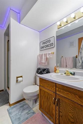 9333 73 Avenue, Grande Prairie, AB - Indoor Photo Showing Bathroom