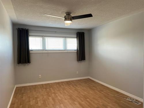 5005 47 Street, Valleyview, AB - Indoor Photo Showing Other Room