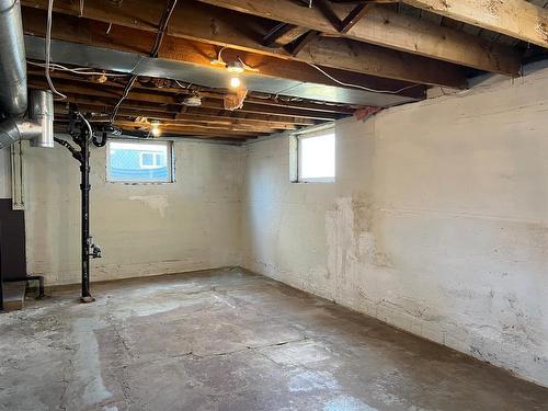 5005 47 Street, Valleyview, AB - Indoor Photo Showing Basement