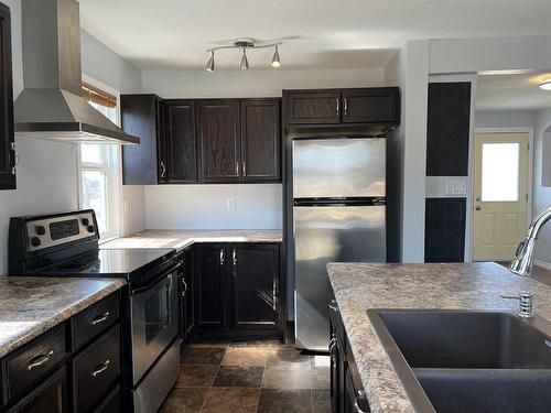 5005 47 Street, Valleyview, AB - Indoor Photo Showing Kitchen With Double Sink