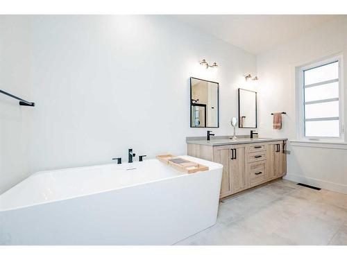 10440 148 Avenue, Rural Grande Prairie No. 1, County Of, AB - Indoor Photo Showing Bathroom