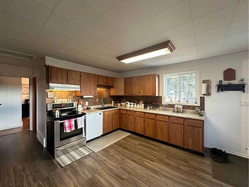 931010-233 Range Road, Rural Northern Lights, County Of, AB - Indoor Photo Showing Kitchen