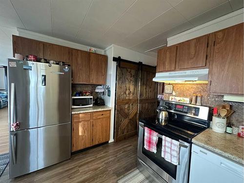 931010-233 Range Road, Rural Northern Lights, County Of, AB - Indoor Photo Showing Kitchen