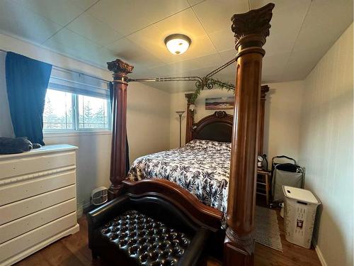 931010-233 Range Road, Rural Northern Lights, County Of, AB - Indoor Photo Showing Bedroom