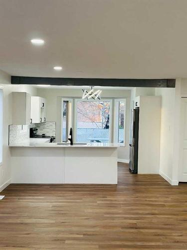 8934 103 Avenue, Grande Prairie, AB - Indoor Photo Showing Kitchen