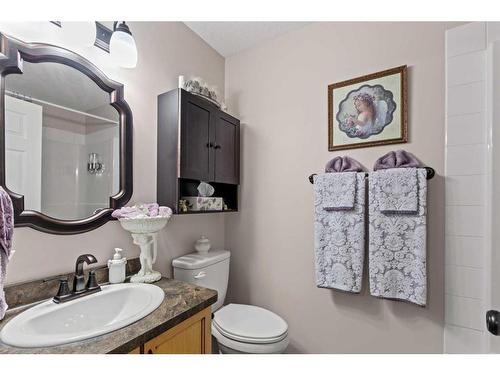 7114 87B Street, Grande Prairie, AB - Indoor Photo Showing Bathroom