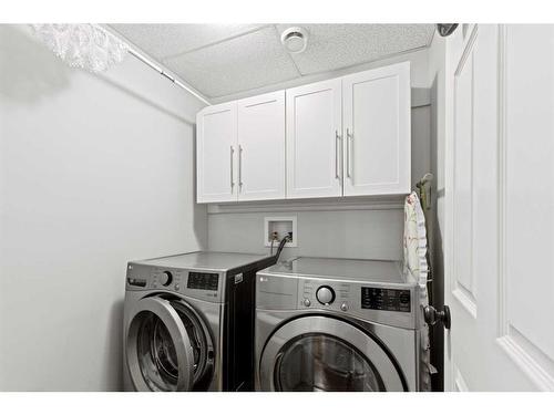 7114 87B Street, Grande Prairie, AB - Indoor Photo Showing Laundry Room