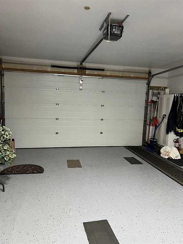 7114 87B Street, Grande Prairie, AB - Indoor Photo Showing Garage