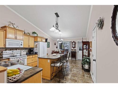 7114 87B Street, Grande Prairie, AB - Indoor Photo Showing Kitchen With Double Sink