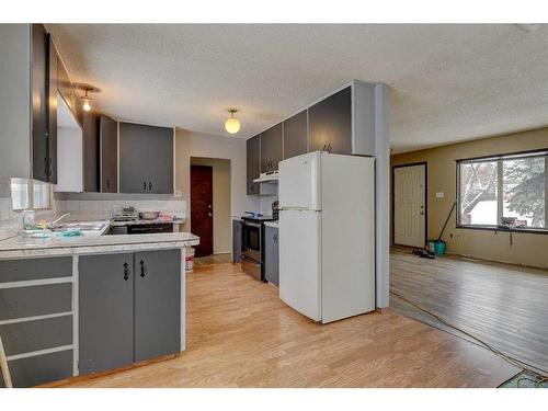 11106 95 Street, Grande Prairie, AB - Indoor Photo Showing Kitchen