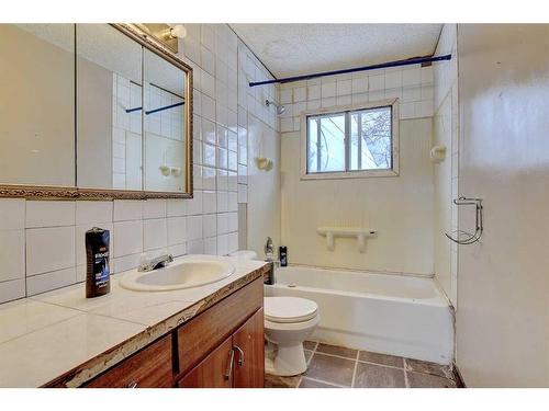 11106 95 Street, Grande Prairie, AB - Indoor Photo Showing Bathroom