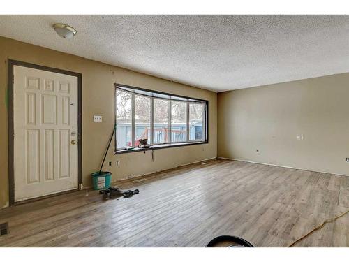 11106 95 Street, Grande Prairie, AB - Indoor Photo Showing Other Room