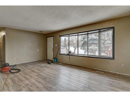 11106 95 Street, Grande Prairie, AB - Indoor Photo Showing Other Room