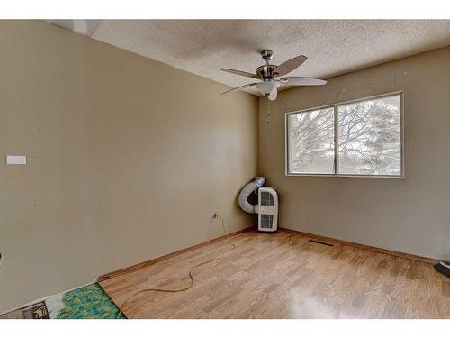 11106 95 Street, Grande Prairie, AB - Indoor Photo Showing Other Room