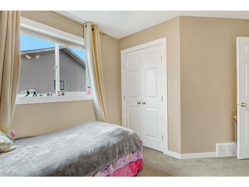 11426 72 Avenue, Grande Prairie, AB - Indoor Photo Showing Bedroom