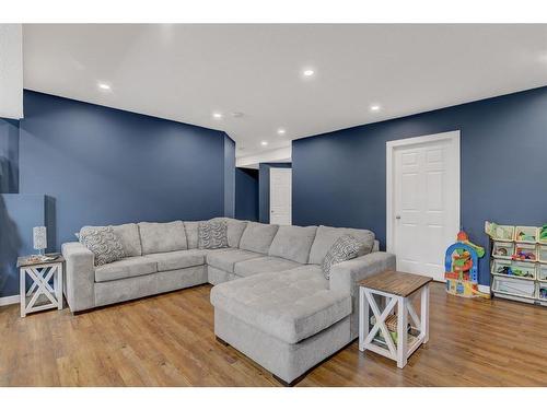 11426 72 Avenue, Grande Prairie, AB - Indoor Photo Showing Living Room